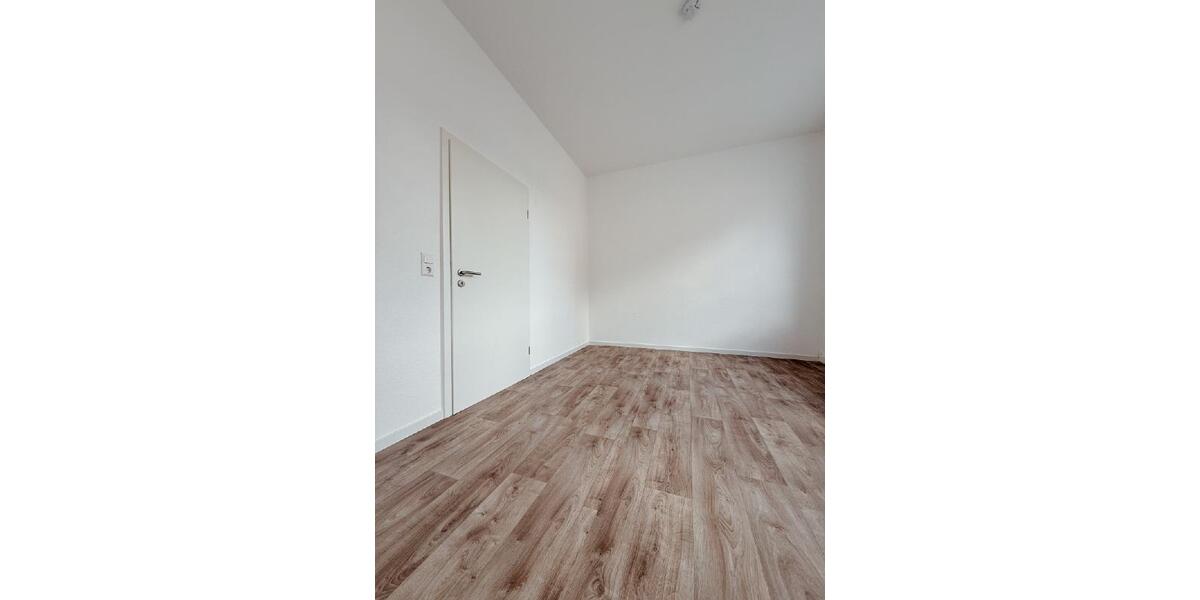 Etagenwohnung Burkhardtsdorf - 4 Zimmer, 90 m&sup2;, 600&euro; | Angebot:25581983