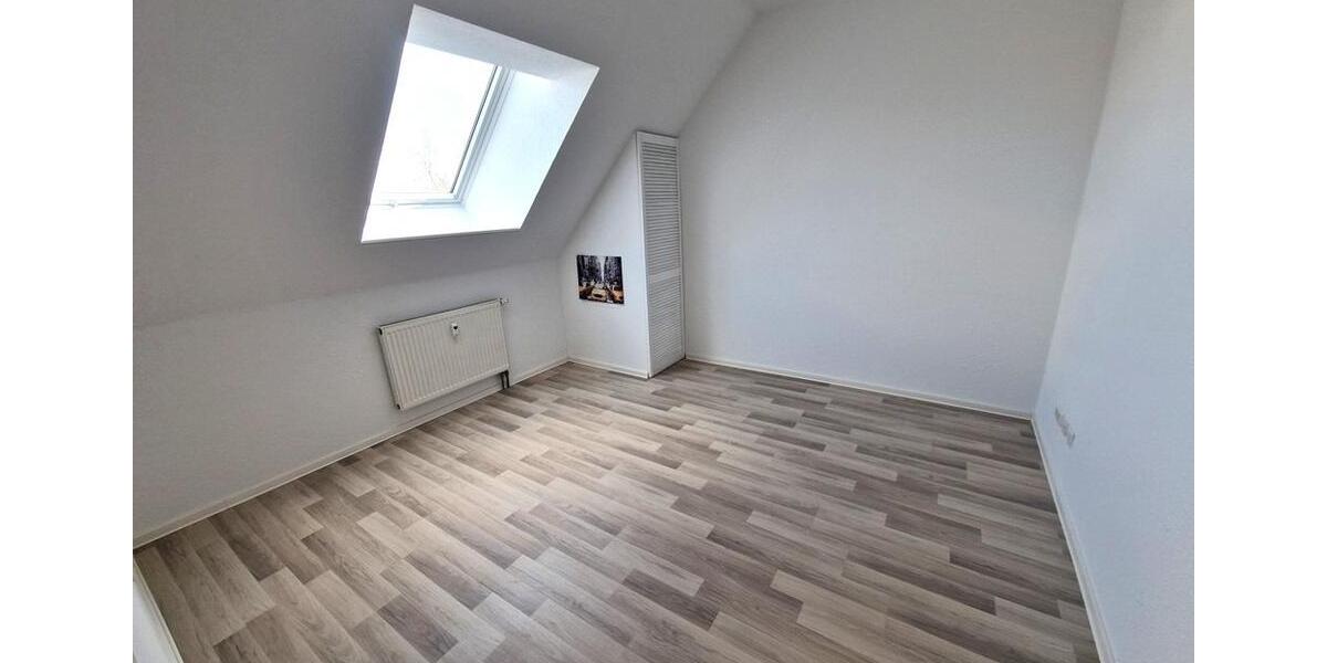 Dachgeschoßwohnung Merseburg - 2 Zimmer, 67 m&sup2;, 530&euro; | Angebot:26236506