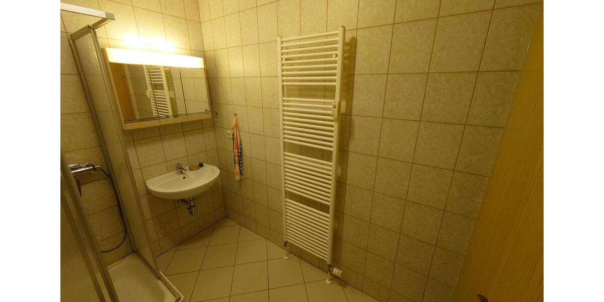 Erdgeschoßwohnung Hohenstein-Ernstthal Ernstthal - 2.5 Zimmer, 62 m&sup2;, 301&euro; | Angebot:24680888