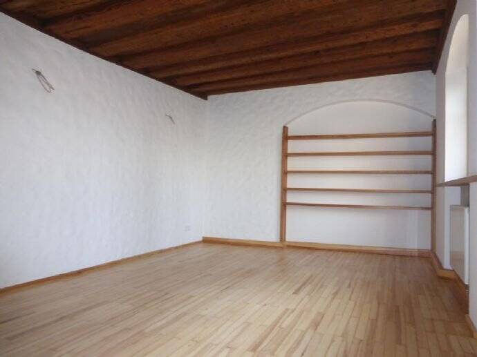 Etagenwohnung Nürnberg Lorenz - 3 Zimmer, 127 m&sup2;, 850&euro; | Angebot:25695941