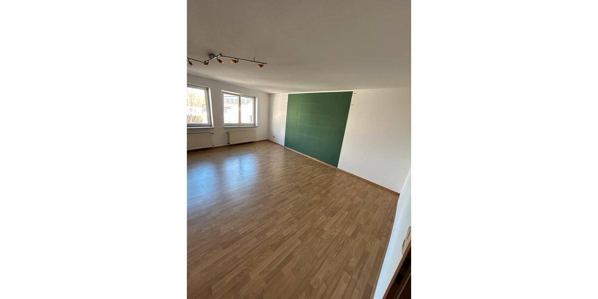 Etagenwohnung Burghaun - 4 Zimmer, 100 m&sup2;, 625&euro; | Angebot:26279473