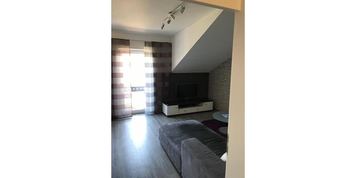 Dachgeschoßwohnung Leiblfing - 3 Zimmer, 83 m&sup2;, 750&euro; | Angebot:26676160
