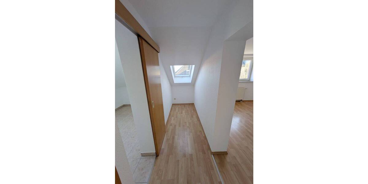 Etagenwohnung Zwickau Bahnhofsvorstadt - 1 Zimmer, 40 m&sup2;, 240&euro; | Angebot:26142542