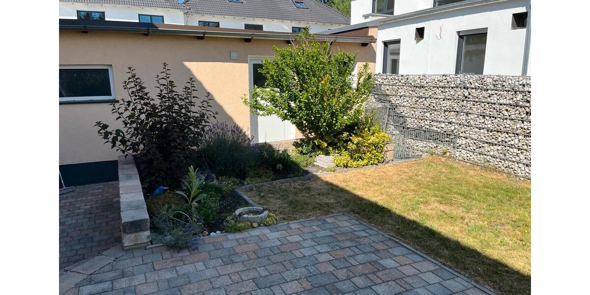 Einfamilienhaus Weiden in der Oberpfalz - 6 Zimmer, 150 m&sup2;, 1.300&euro; | Angebot:25977753