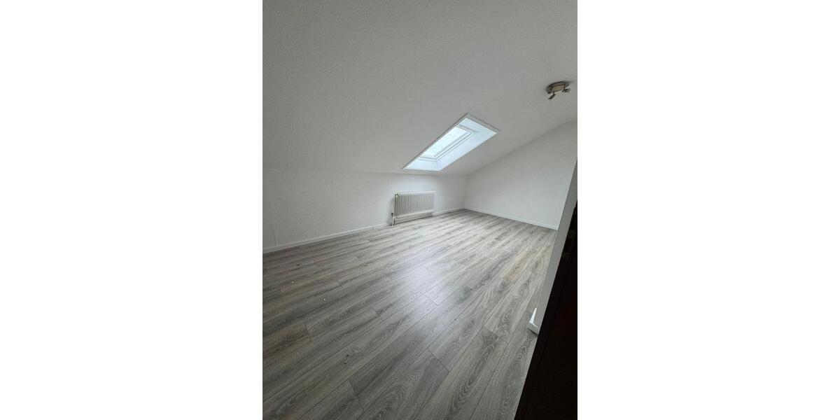 Dachgeschoßwohnung Meßstetten - 3.5 Zimmer, 84 m&sup2;, 750&euro; | Angebot:23846184