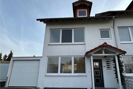 Reihenhaus mit kleinem Garten und Garage in Staufenberg-Mainzlar 5 zimmer
