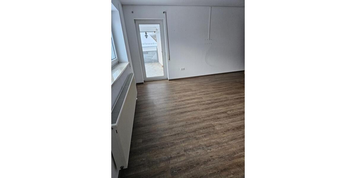 Etagenwohnung Kassel - 4 Zimmer, 120 m&sup2;, 1.000&euro; | Angebot:24482250