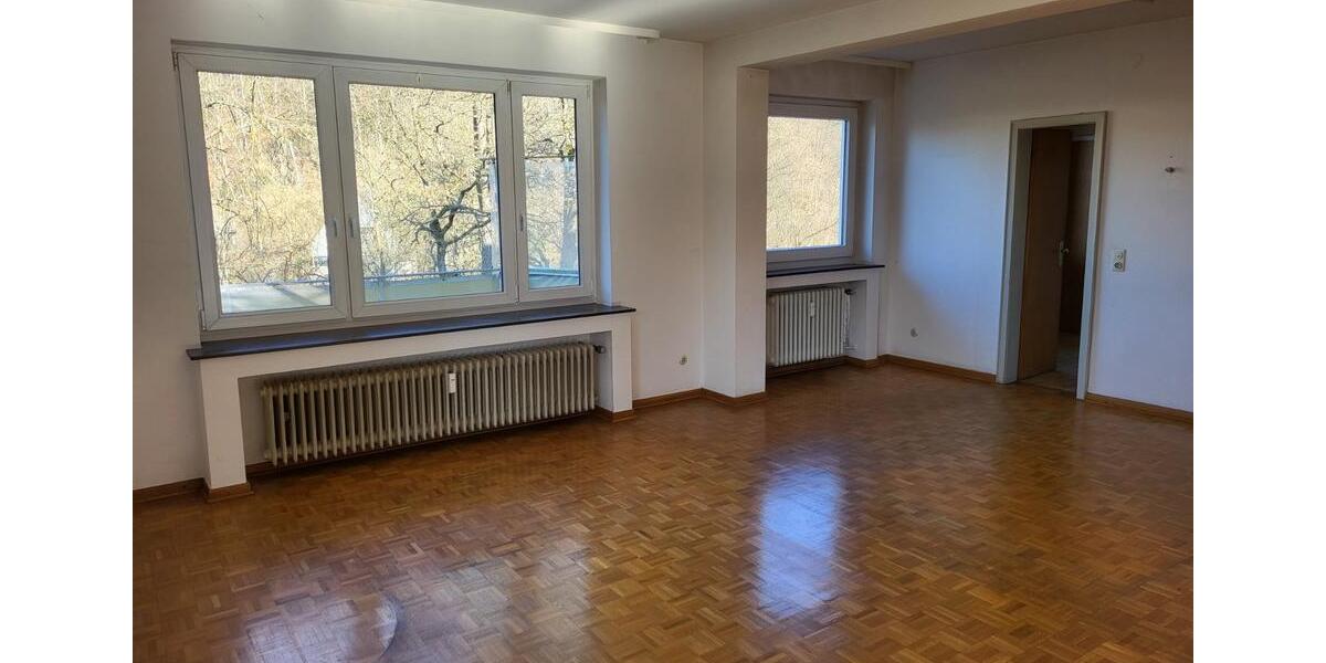 Etagenwohnung Bad Berleburg - 4 Zimmer, 122 m&sup2;, 700&euro; | Angebot:25611923