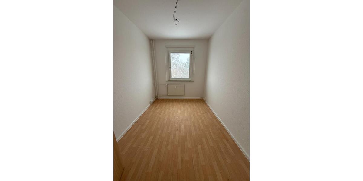 Etagenwohnung Stollberg (Erzgebirge) - 4 Zimmer, 67 m&sup2;, 450&euro; | Angebot:24624039