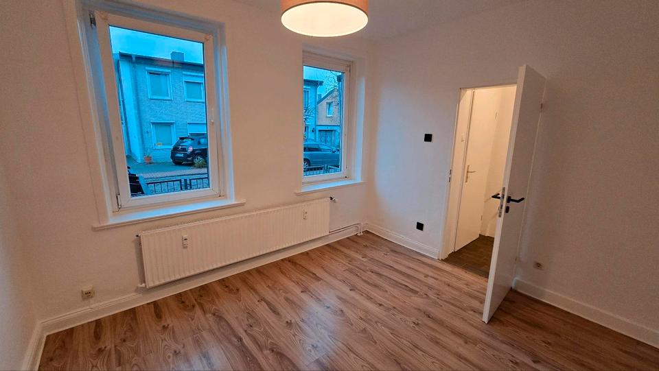 2 Zimmer Wohnung Altbau Renoviert, EG, EK, DBad, Top-Lage 2 zimmer