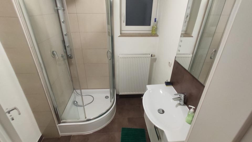 Wohnen auf Zeit Mering - 6 Zimmer, 18 m&sup2;, 18&euro; | Angebot:22084409