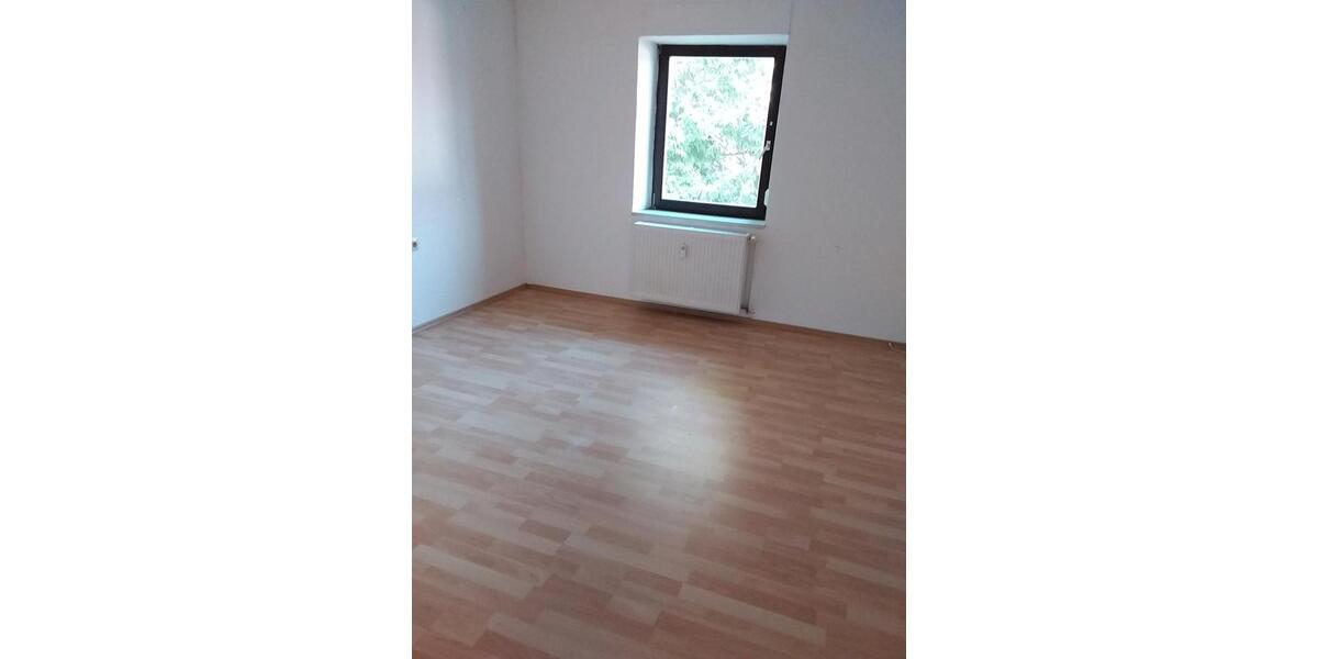 Etagenwohnung Mandelbachtal - 3 Zimmer, 90 m&sup2;, 670&euro; | Angebot:25842154