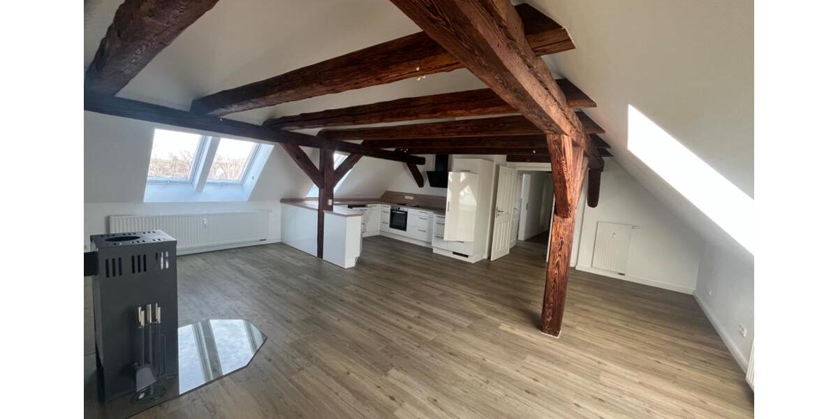 Dachgeschoßwohnung Perleberg - 2.5 Zimmer, 93 m&sup2;, 850&euro; | Angebot:25292710