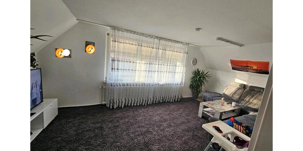 Dachgeschoßwohnung Horn-Bad Meinberg Bad Meinberg - 4 Zimmer, 117 m&sup2;, 950&euro; | Angebot:26190240