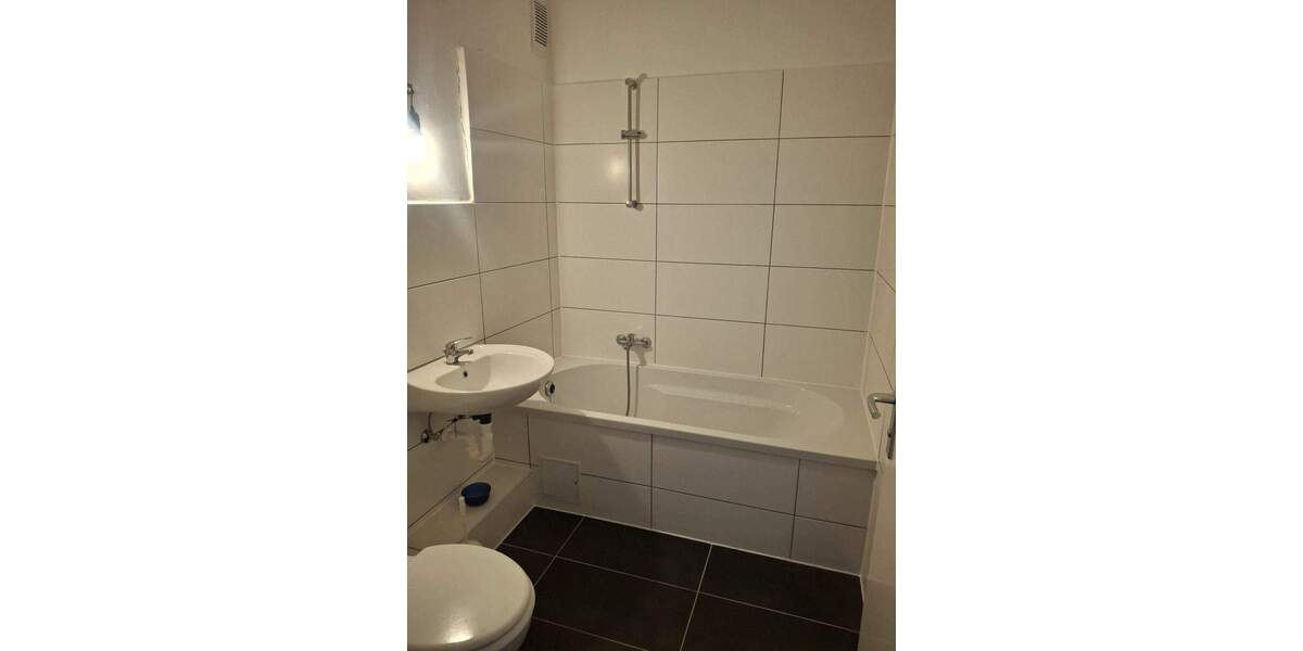 Etagenwohnung Bremerhaven Lehe - 2 Zimmer, 68 m&sup2;, 460&euro; | Angebot:25768771