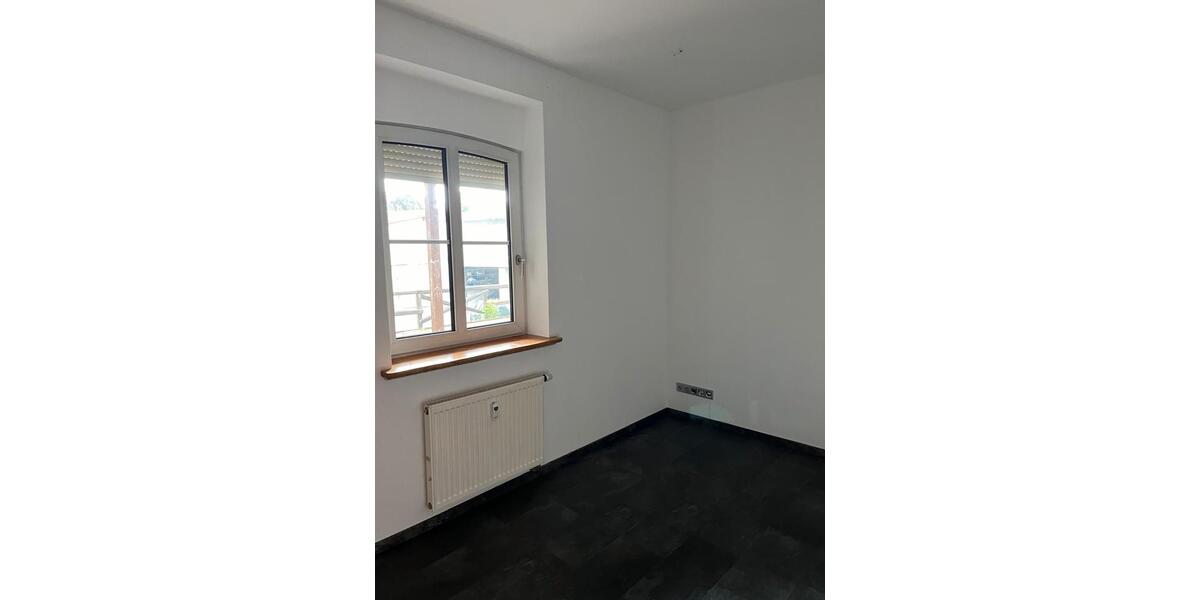 Wohnen auf Zeit Bruchsal - 4 Zimmer, 160 m&sup2;, 495&euro; | Angebot:25088463