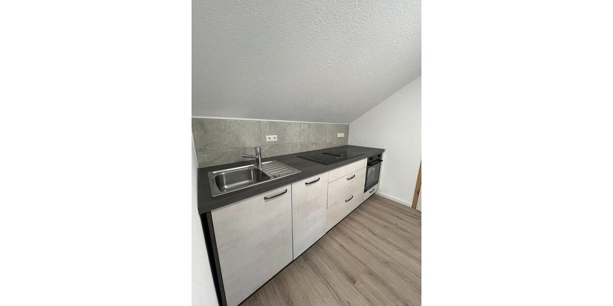 Dachgeschoßwohnung Stuttgart Zuffenhausen - 3 Zimmer, 67 m&sup2;, 1.200&euro; | Angebot:26640273