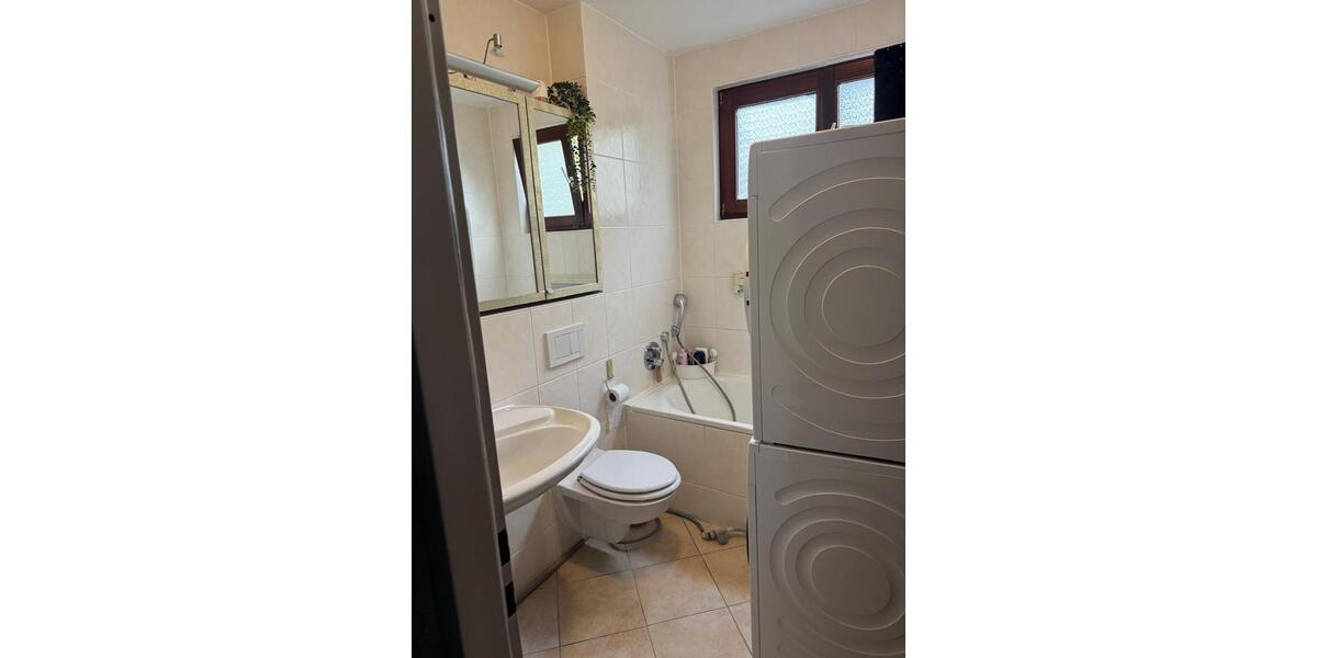 Etagenwohnung Wiesbaden Südost - 3 Zimmer, 87 m&sup2;, 1.650&euro; | Angebot:26495103