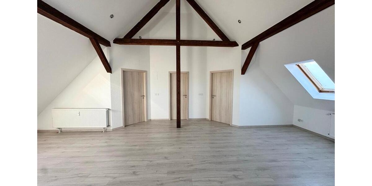 Dachgeschoßwohnung Hettstedt - 5 Zimmer, 105 m&sup2;, 620&euro; | Angebot:24747913