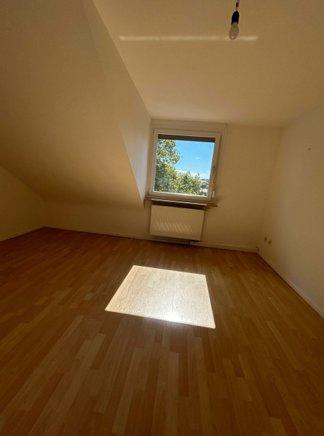 Dachgeschoßwohnung Pforzheim Nordstadt - 3 Zimmer, 60 m&sup2;, 345&euro; | Angebot:26271054