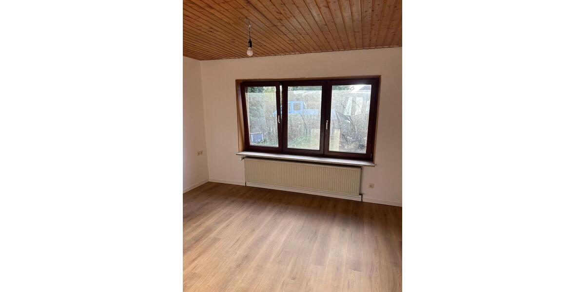Doppelhaushälfte Burgwedel - 4 Zimmer, 116 m&sup2;, 1.250&euro; | Angebot:25834126