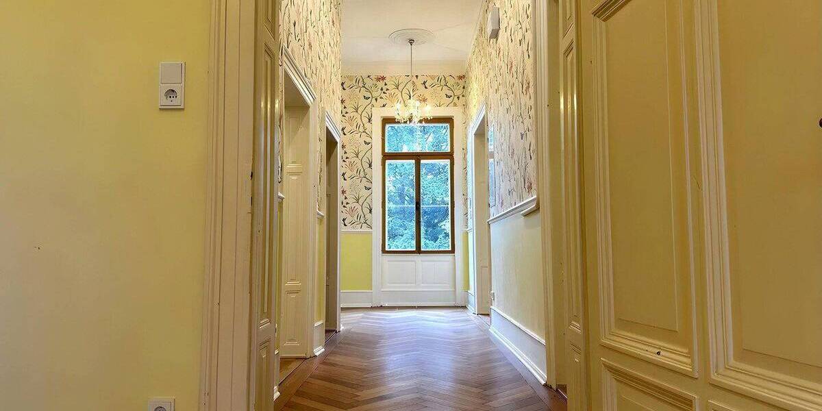 Etagenwohnung Wiesbaden Nordost - 4 Zimmer, 155 m&sup2;, 2.690&euro; | Angebot:26841296