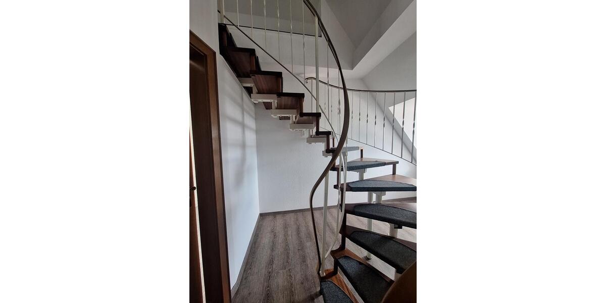 Dachgeschoßwohnung Annaberg-Buchholz Buchholz - 2 Zimmer, 81 m&sup2;, 350&euro; | Angebot:24535097