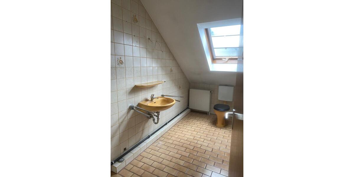 Dachgeschoßwohnung Baiersbronn - 3.5 Zimmer, 86 m&sup2;, 850&euro; | Angebot:23695156