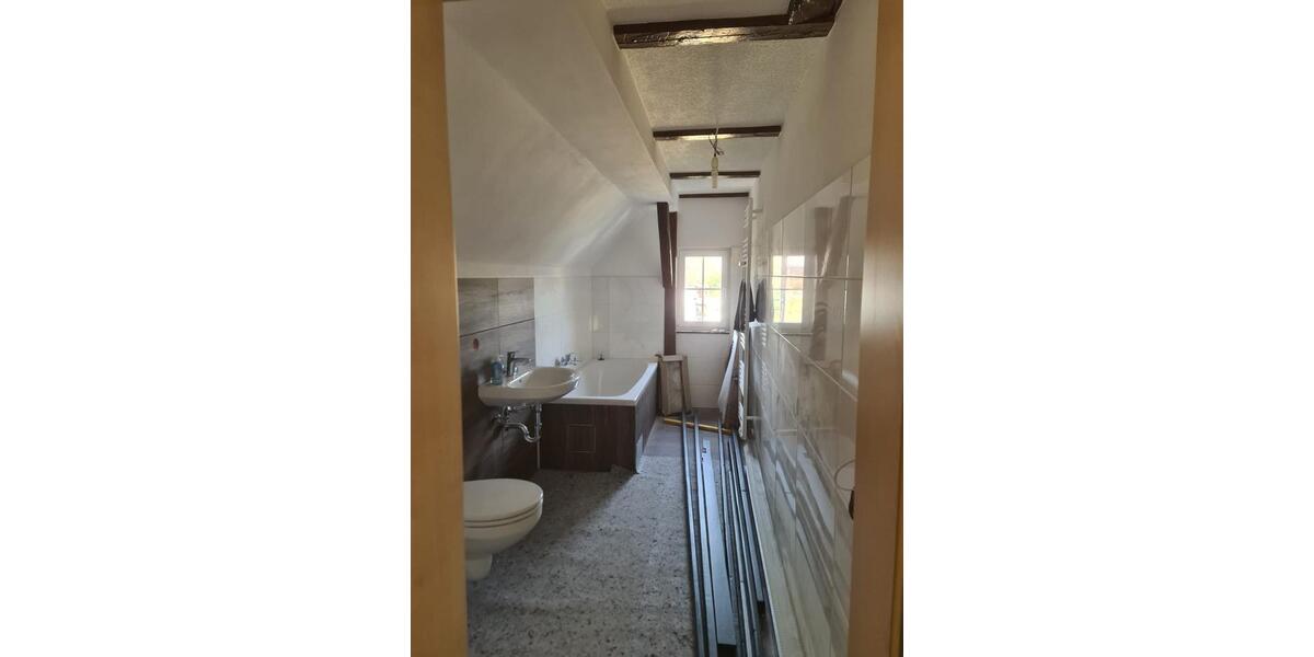 Dachgeschoßwohnung Sebnitz - 4 Zimmer, 87 m&sup2;, 599&euro; | Angebot:25873354