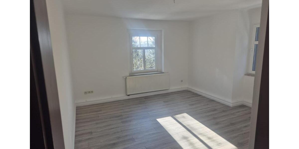 Dachgeschoßwohnung Bernsdorf - 3 Zimmer, 66 m&sup2;, 365&euro; | Angebot:25144274