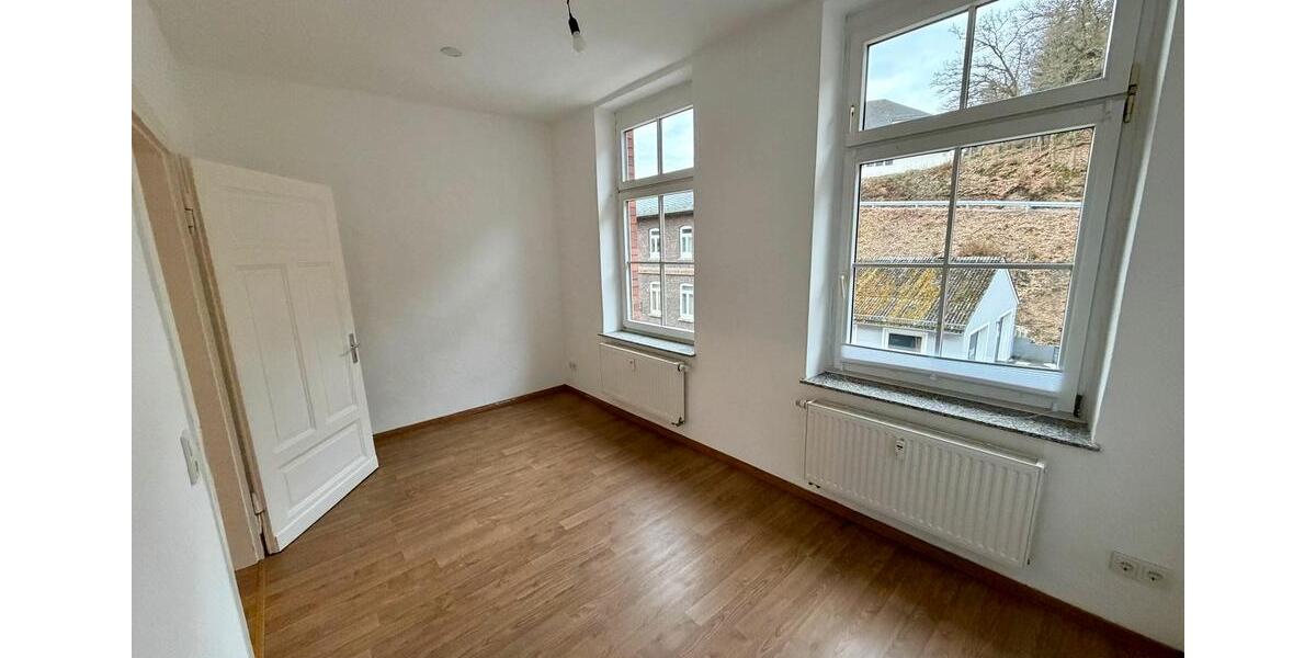 Etagenwohnung Kirchen (Sieg) - 4 Zimmer, 93 m&sup2;, 490&euro; | Angebot:25300305