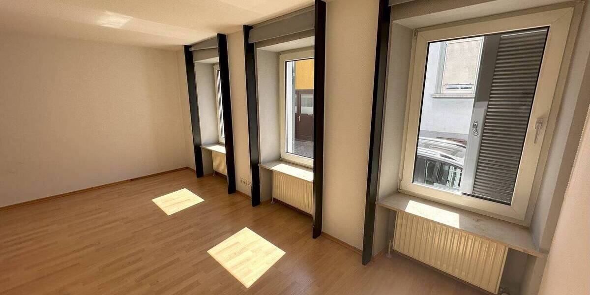 Einfamilienhaus Kaiserslautern Innenstadt - 3 Zimmer, 102 m&sup2;, 990&euro; | Angebot:25928846