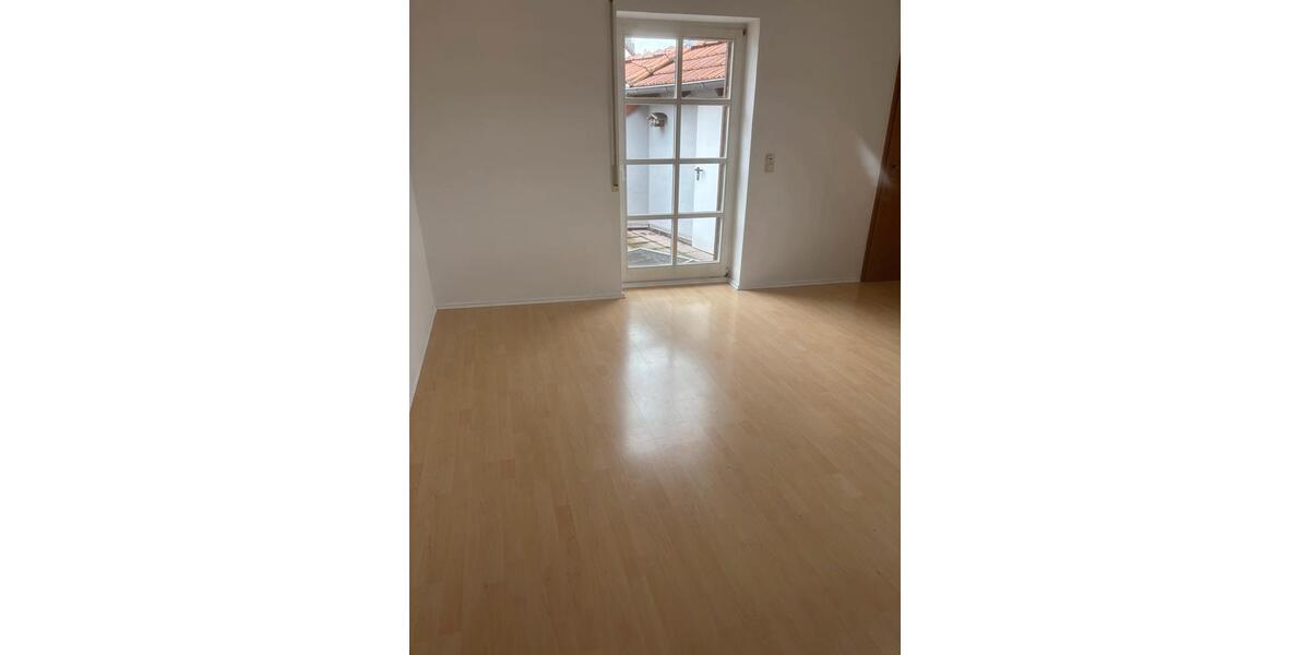 Etagenwohnung Schwalmstadt - 1 Zimmer, 120 m&sup2;, 1.000&euro; | Angebot:26459852