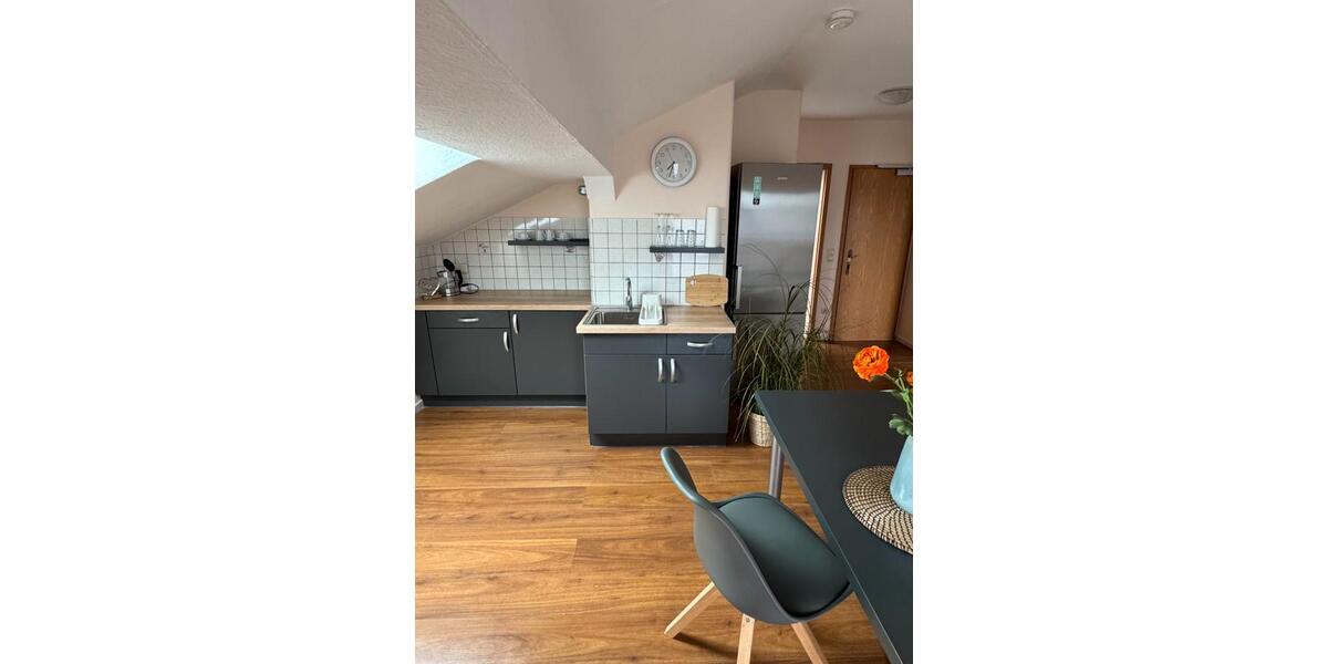 Dachgeschoßwohnung Vogtareuth - 1 Zimmer, 25 m&sup2;, 650&euro; | Angebot:26620686