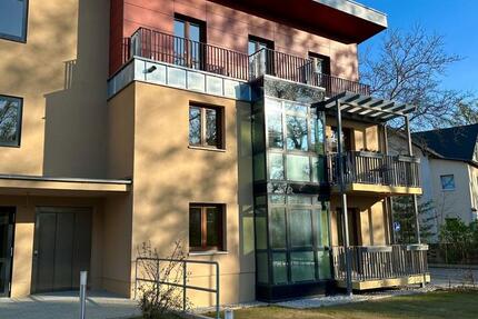 Bezugsfrei: Lichtdurchflutete 2-Zimmer-Wohnung auf ca. 70 m² mit Aufzug, Balkon, hohen Decken, Tiefgarage, energieeffizient! 2 zimmer