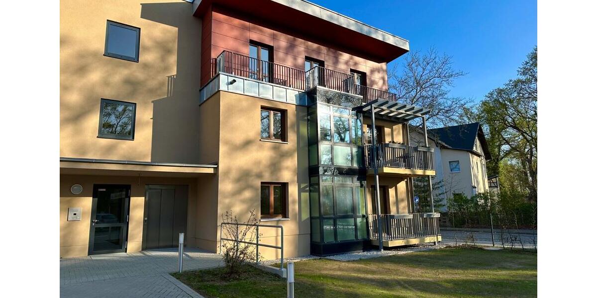 Bezugsfrei: Lichtdurchflutete 2-Zimmer-Wohnung auf ca. 70 m² mit Aufzug, Balkon, hohen Decken, Tiefgarage, energieeffizient! 2 zimmer