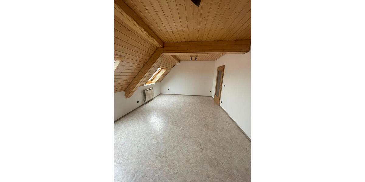 Etagenwohnung Herrieden - 4 Zimmer, 100 m&sup2;, 890&euro; | Angebot:26343060