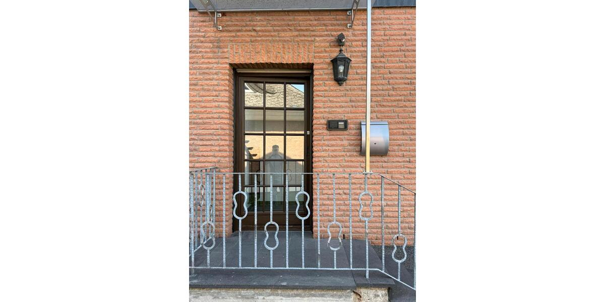 Dachgeschoßwohnung Sinzig - 2.5 Zimmer, 100 m&sup2;, 800&euro; | Angebot:26621581