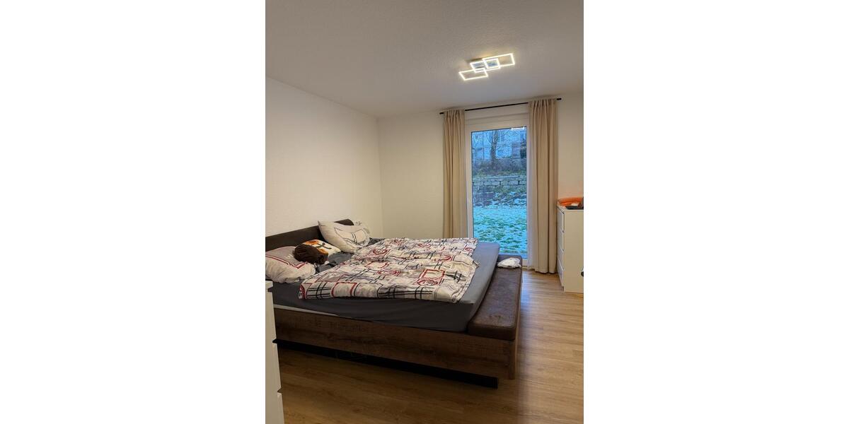 Erdgeschoßwohnung Weinstadt - 3 Zimmer, 119 m&sup2;, 1.602&euro; | Angebot:24753498