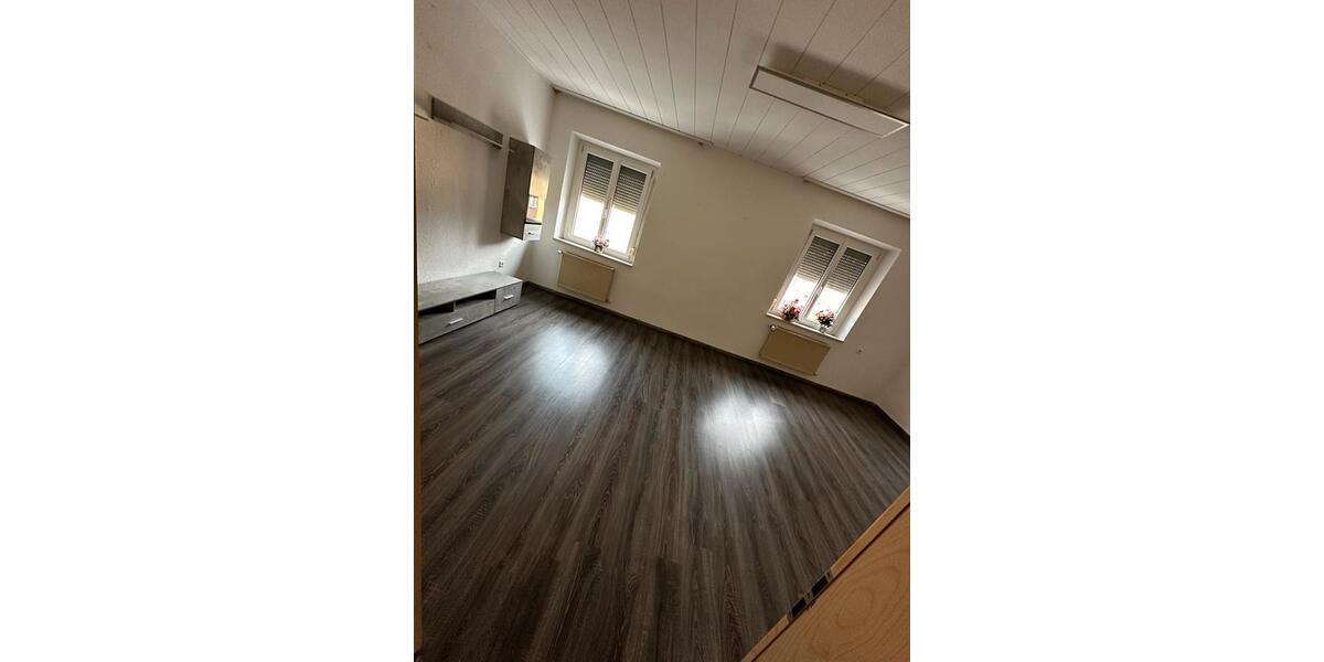Etagenwohnung Weiden in der Oberpfalz - 3 Zimmer, 85 m&sup2;, 900&euro; | Angebot:26563227