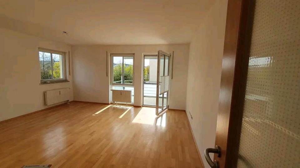 Moderne 3-Zimmer-Wohnung mit Balkon in Poing 3 zimmer
