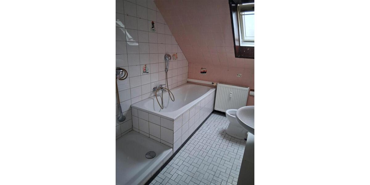 Dachgeschoßwohnung Bitburg - 4 Zimmer, 90 m&sup2;, 850&euro; | Angebot:24839565