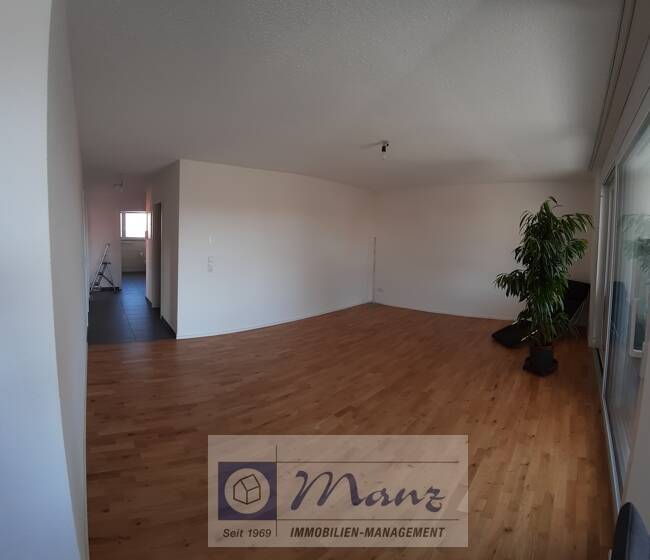 3,5 Zimmerwohnung mit Balkon und Tiefgaragenstellplatz, frei ab 01.09.2025 in ruhiger Lage in Worblingen zu vermieten