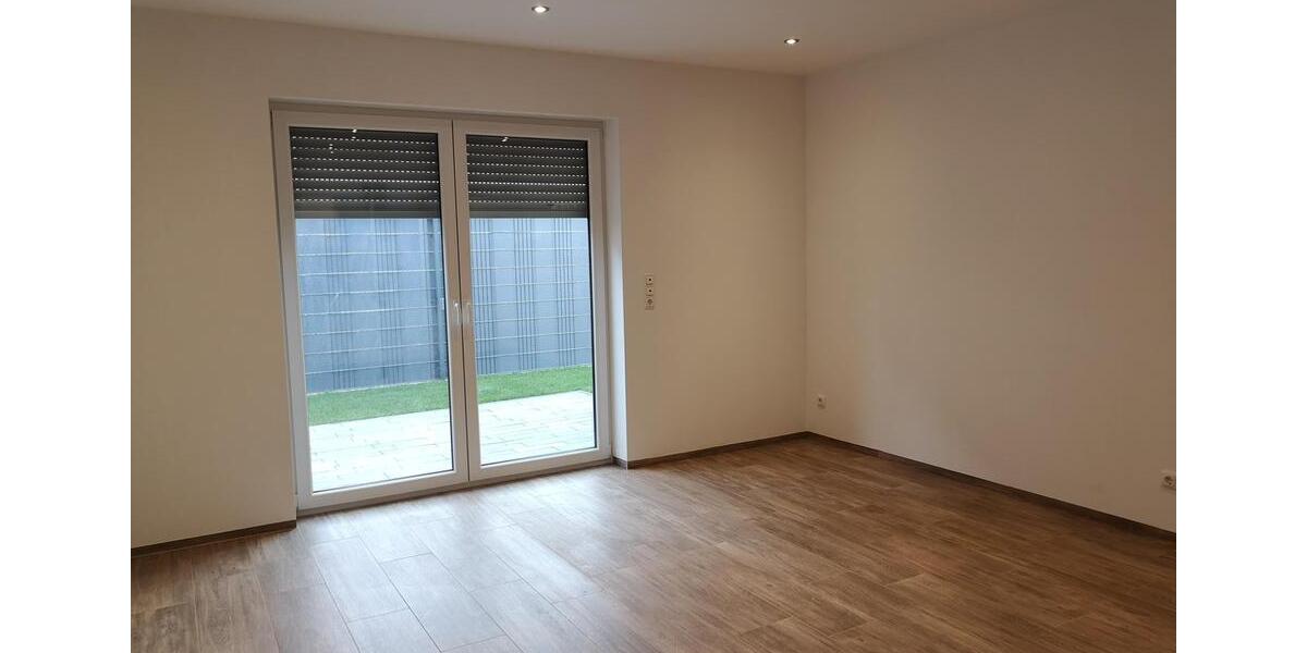 Doppelhaushälfte Langenselbold - 6 Zimmer, 140 m&sup2;, 2.100&euro; | Angebot:24706638