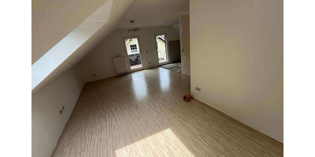 Dachgeschoßwohnung Nieste - 3 Zimmer, 62 m&sup2;, 850&euro; | Angebot:26565349