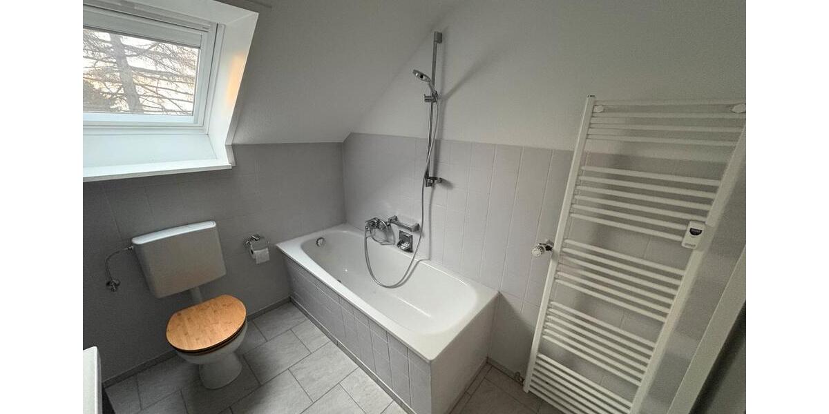 Terrassenwohnung Solingen Mitte - 3 Zimmer, 98 m&sup2;, 1.530&euro; | Angebot:24693757