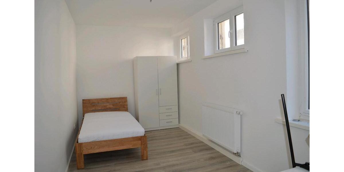 Erdgeschoßwohnung Konradsreuth - 5 Zimmer, 120 m&sup2;, 300&euro; | Angebot:26441018
