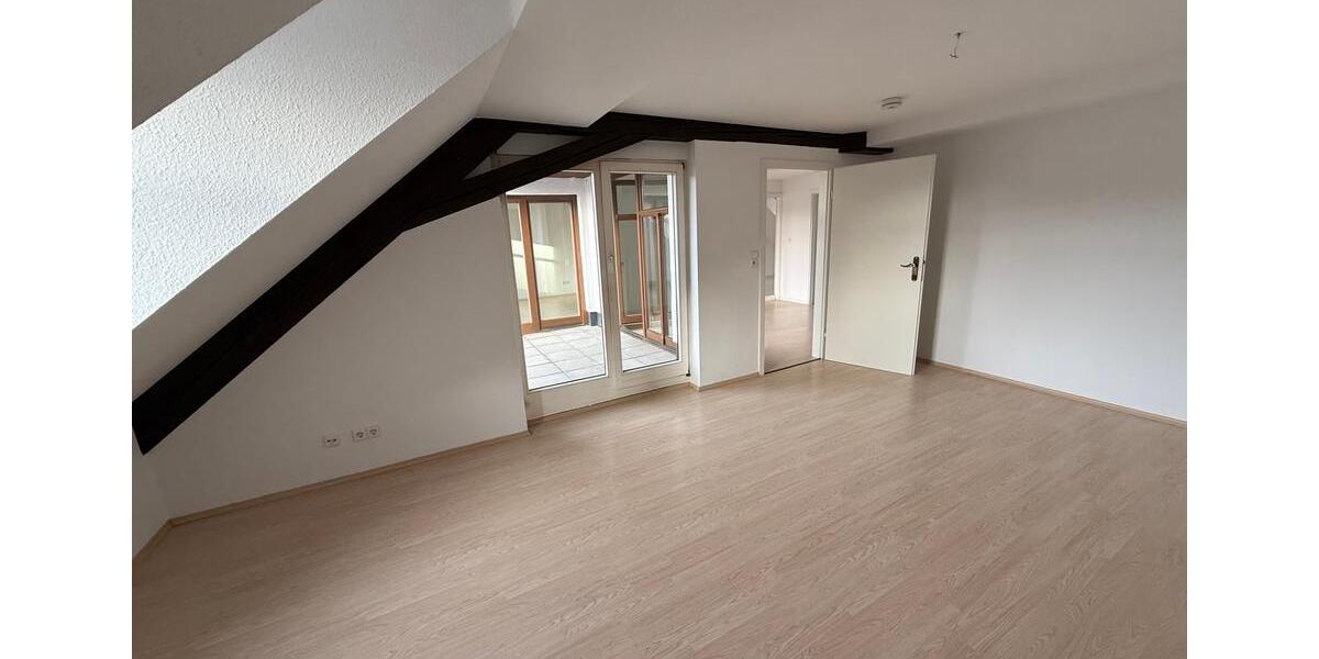Dachgeschoßwohnung Auerbach/Vogtland Vogtland - 2 Zimmer, 77 m&sup2;, 460&euro; | Angebot:24337412