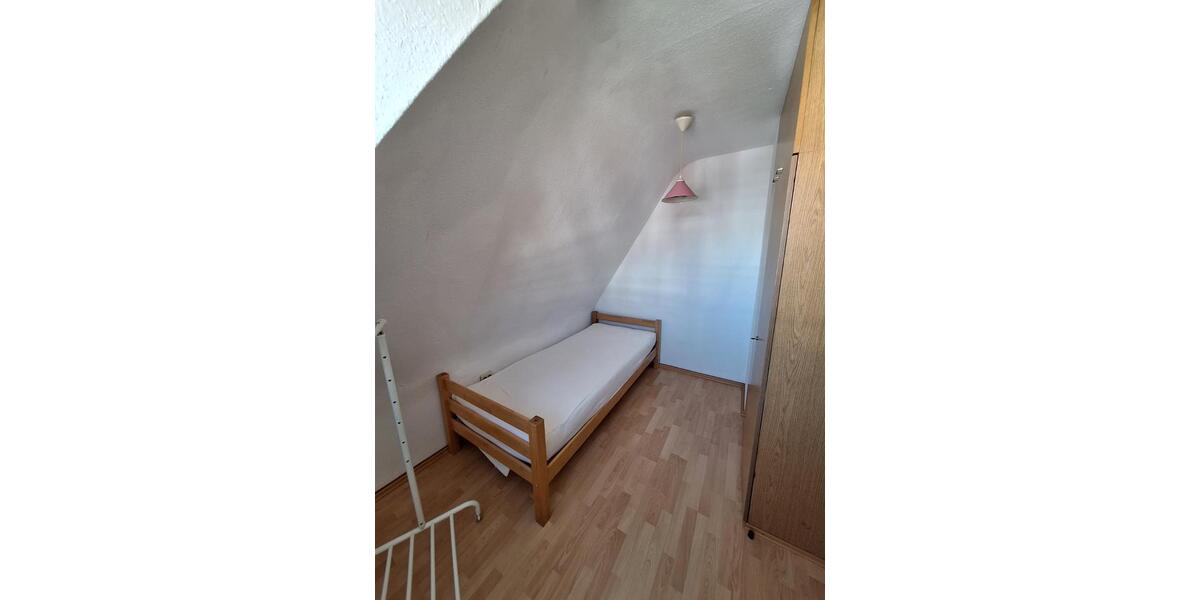 Dachgeschoßwohnung Friedrichshafen - 2.5 Zimmer, 35 m&sup2;, 700&euro; | Angebot:24570651