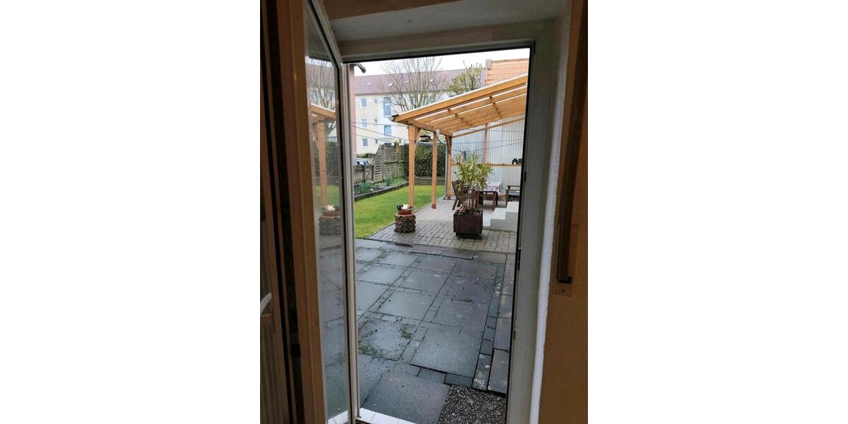 Erdgeschoßwohnung Bielefeld Mitte - 4 Zimmer, 100 m&sup2;, 1.200&euro; | Angebot:26026040